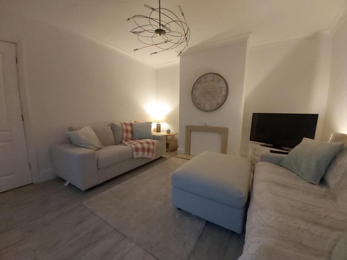 White House Apartment Sheffield Bagian luar foto